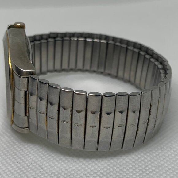 Times Square men vintage date watch silver tone 36mm round quartz 7” running - Picture 3 of 6